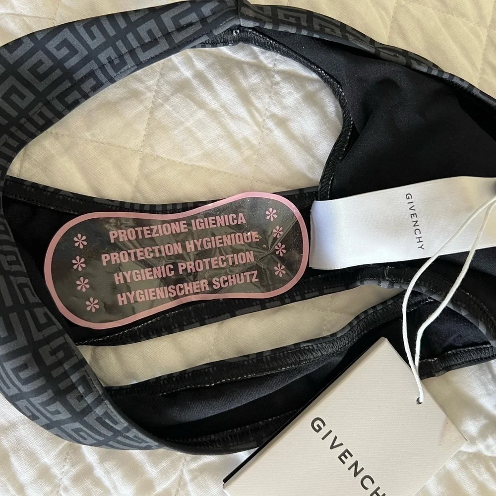 Givenchy 4G Logo-Print 2-Piece Bikini - Picture 10 of 13